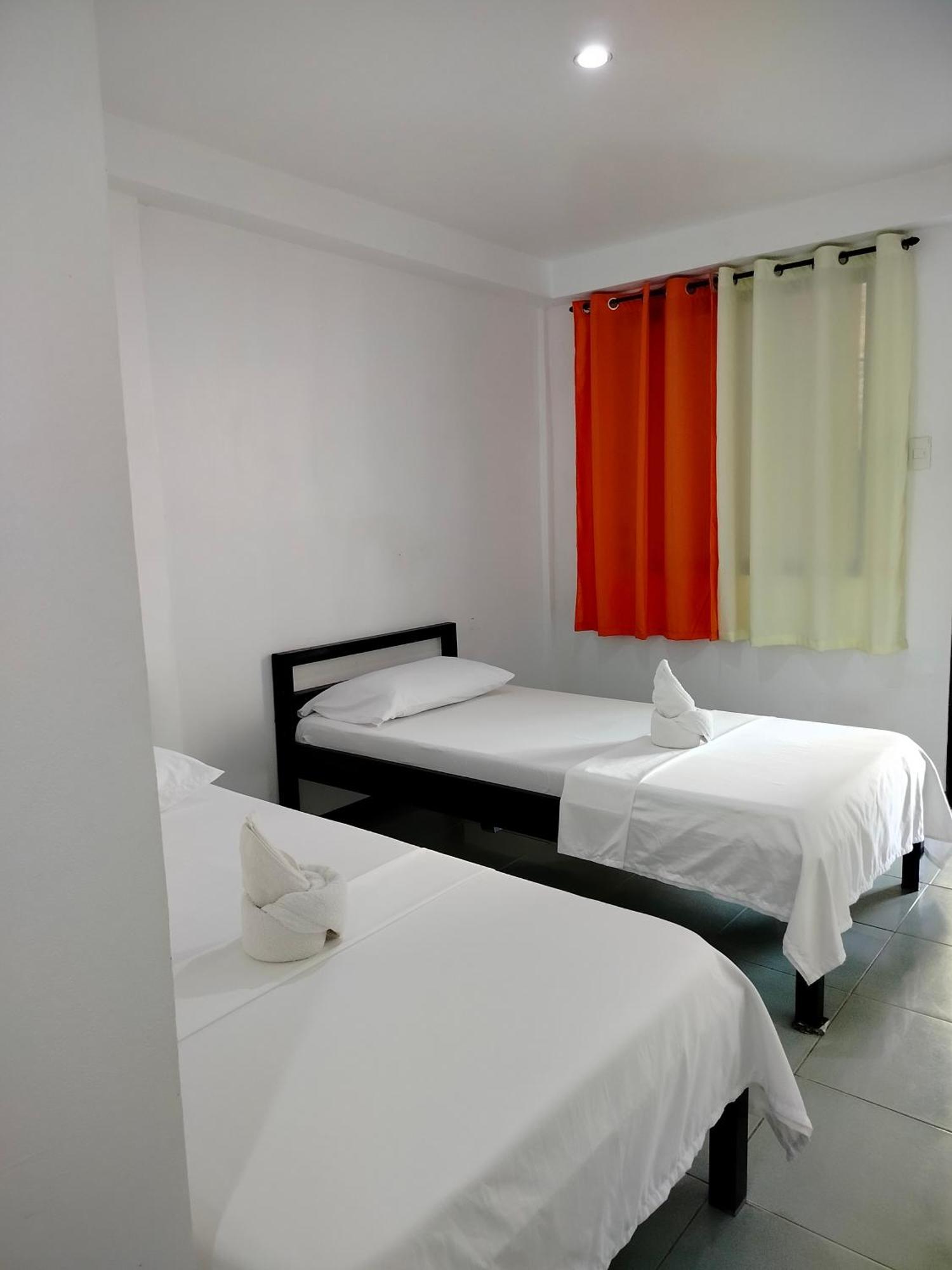 Lang2 Place Coron Buitenkant foto